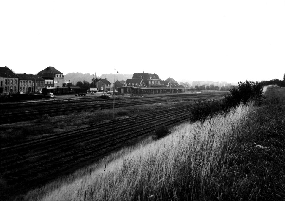 HUA-155141-Gezicht op het emplacement te Simpelveld