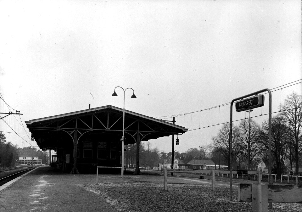 HUA-153193-Gezicht op het N.S.-station Nunspeet te Nunspeet