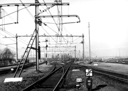 HUA-155158-Gezicht op het rangeerterrein Watergraafsmeer te Amsterdam