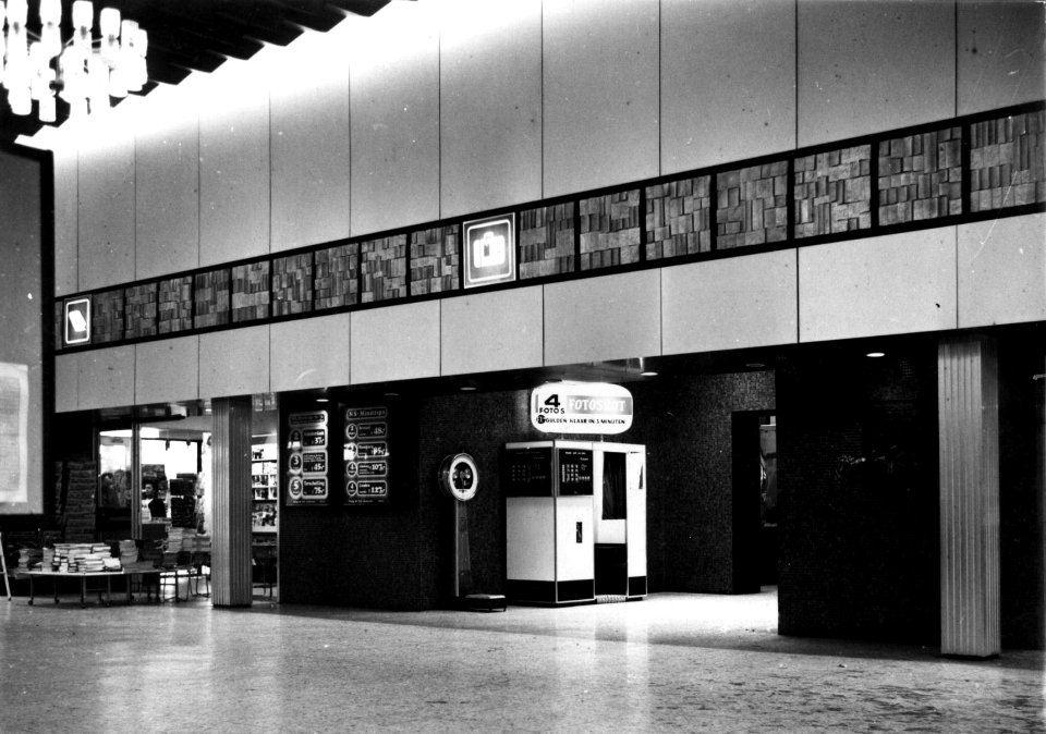 HUA-155111-Interieur van het N.S.-station Groningen te Groningen- hal