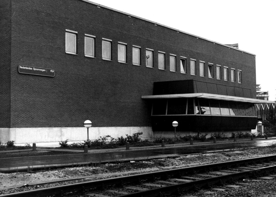 HUA-154762-Afbeelding van het gebouw van de Verkeersleiding Rotterdam te Rotterdam