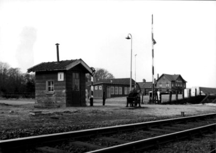 HUA-154735-Gezicht op de overwegpost Post I bij de spoorwegovergang in de Varsseveldseweg te Terborg
