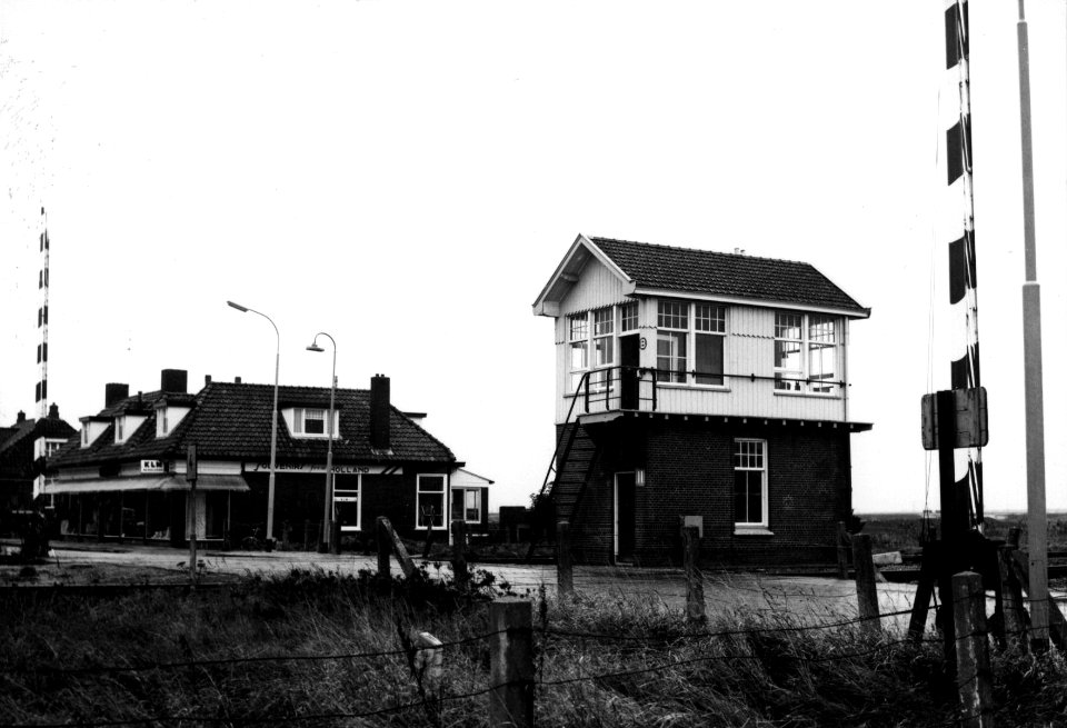 HUA-154728-Afbeelding van het seinhuis bij het N.S.-station Nieuweschans te Nieuweschans