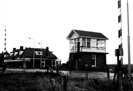 HUA-154728-Afbeelding van het seinhuis bij het N.S.-station Nieuweschans te Nieuweschans