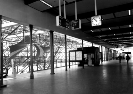 HUA-155979-Gezicht in de stationshal van het nieuwe N.S.-station Zaandam te Zaandam