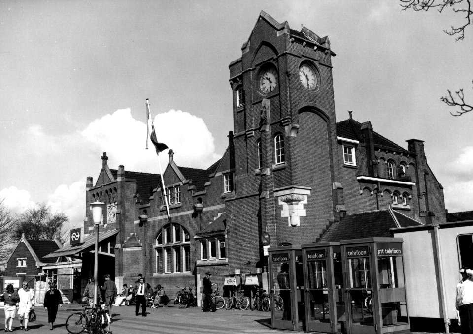 HUA-155988-Gezicht op het N.S.-station Amersfoort te Amersfoort
