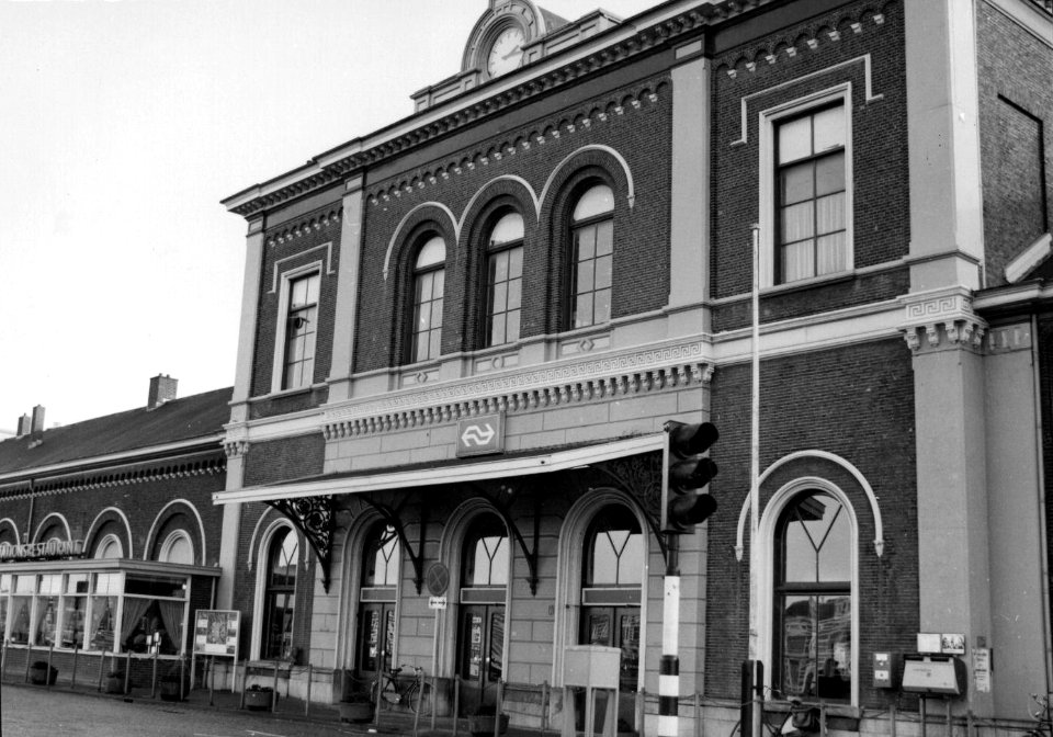 HUA-156013-Gezicht op het N.S.-station Middelburg te Middelburg