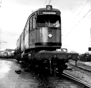 HUA-154101-Afbeelding van het vervoer van een tram voor de RET te Rotterdam op rongenwagens van de NS bij Werkspoor te Utrecht