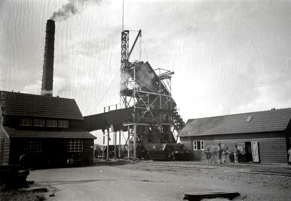 HUA-154246-Gezicht op Grinderij Linne te Linne