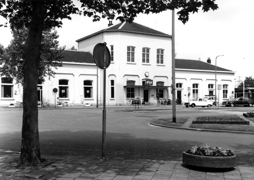 HUA-154550-Gezicht op het N.S.-station Hoogeveen te Hoogeveen