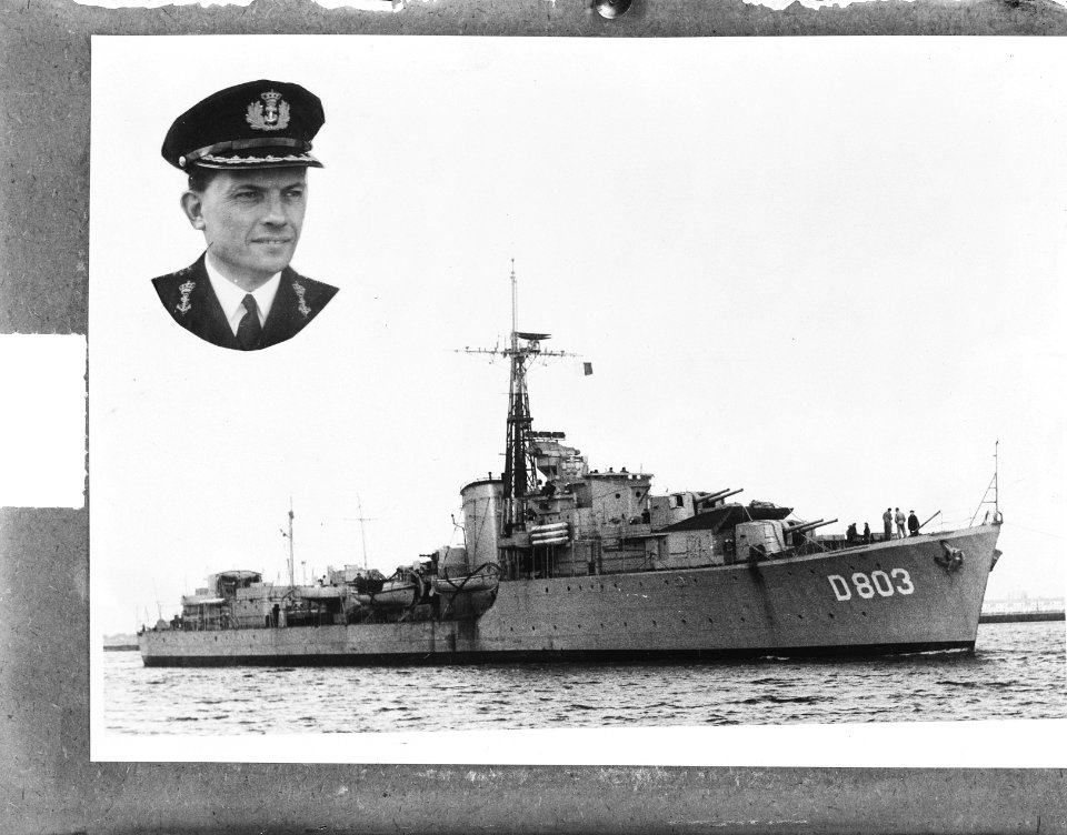 Hr. Ms. Van Galen met Kapitein Luitenant ter Zee A.M. Valkenburg, Bestanddeelnr 904-4714