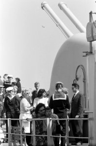Hr Ms Overijssel vanuit Den Helder naar Nieuw-Guinea, Bestanddeelnr 914-0294