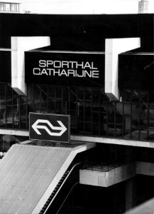 HUA-154516-Gezicht op de sporthal Catharijne aan het Jaarbeursplein te Utrecht