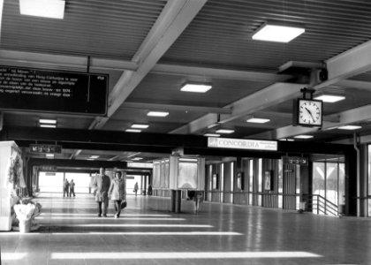 HUA-154511-Interieur van de Traverse van het N.S.-station Utrecht C.S. te Utrecht