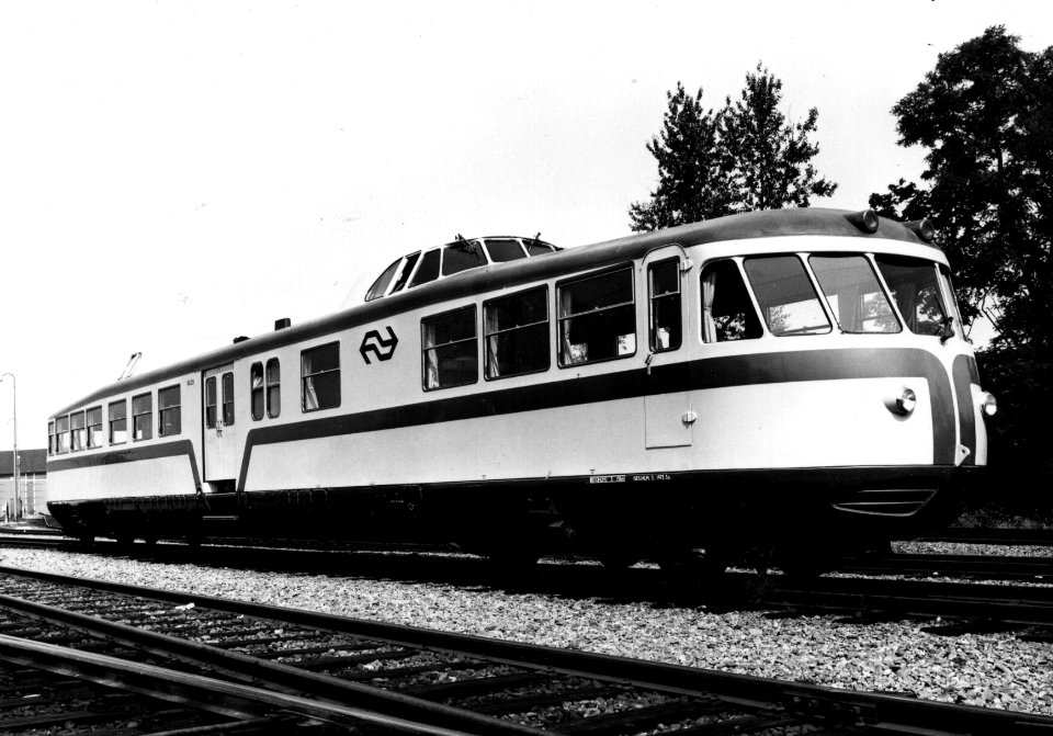 HUA-155182-Afbeelding van het voormalige directie-motorrijtuig NS 20 ("Kameel") al s VIP-car van de N.S