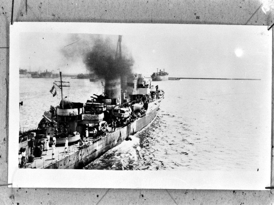 Hr. Ms. Van Galen in de haven van Colombo, Ceylon, Bestanddeelnr 934-9816