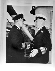 Hr. Ms. Jacob van Heemskerck terug in Groot-Brittannië na operaties in het Ver, Bestanddeelnr 935-0371