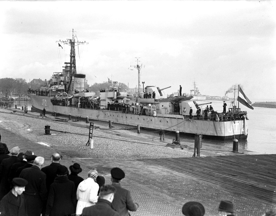 Hr. Ms. Evertsen terug in Den Helder, Bestanddeelnr 902-5456