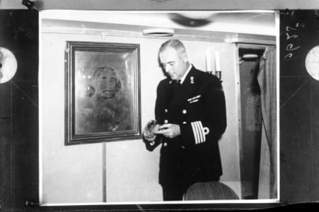Hr. Ms. Tromp in Australie commandant KtZ Stam, Bestanddeelnr 900-6625