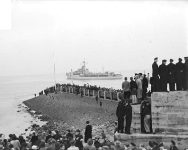 Hr. Ms. Banckert met Hoofdvlootpredikant ds. J.H. Sillevis Smitt naar Indonesi, Bestanddeelnr 903-7191
