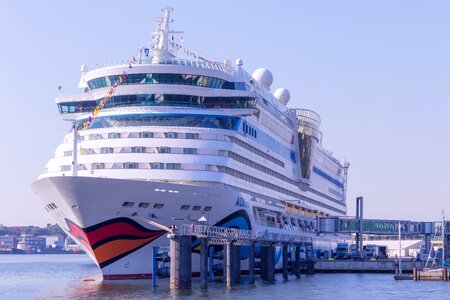 Cruise ship cruise ship photo