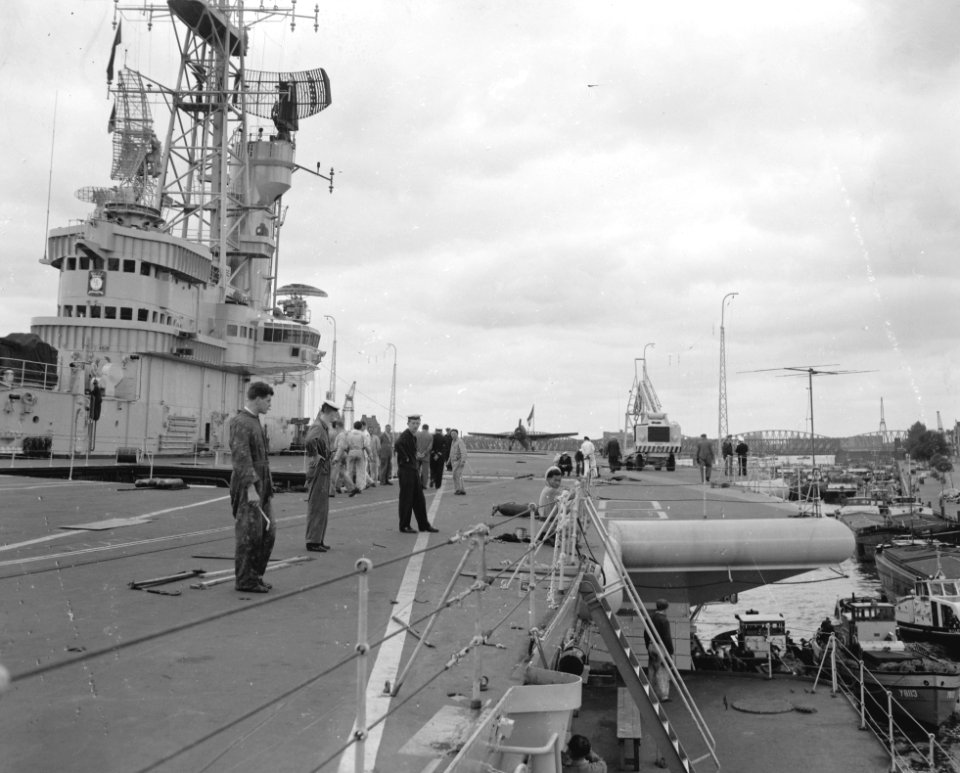 Hr. Ms. Karel Doorman vernieuwd, Bestanddeelnr 909-6320