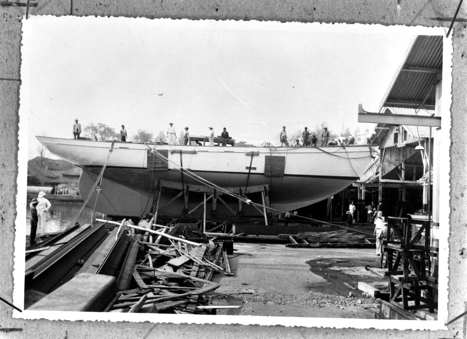 Hr. Ms. Urania in droogdok, Bestanddeelnr 934-9858