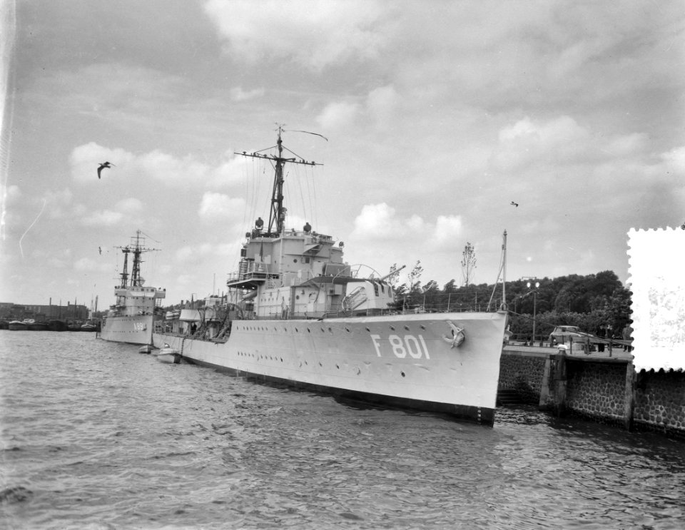 Hr. Ms. Marnix (F 801) en Hr. Ms. Soemba, Bestanddeelnr 906-5212