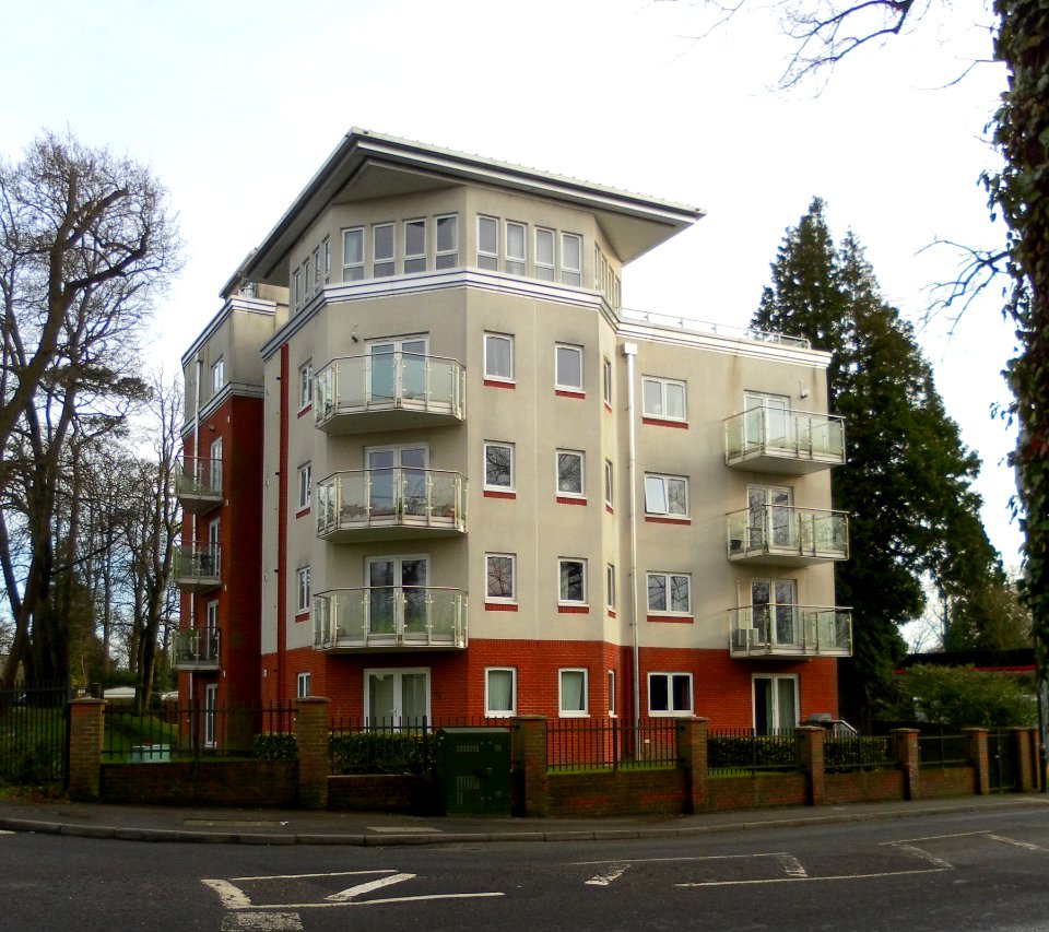 Housing in Crawley - The Pines, Turners Hill Road, Pound Hill, Crawley