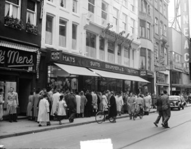 House of England verkoopt tegen halve prijzen, Bestanddeelnr 904-6413