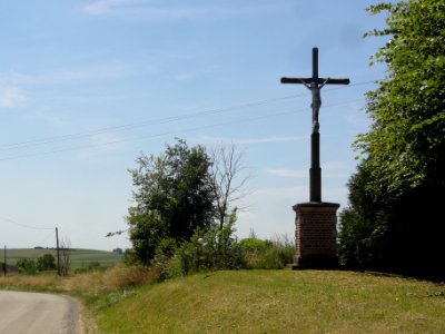 Housset (Aisne) croix de chemin, rue de Verdun