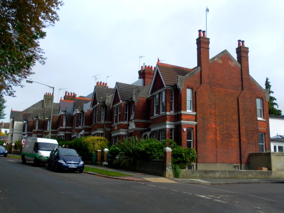 Housing at Surrenden Road–Gordon Road junction, Brighton (September 2011)