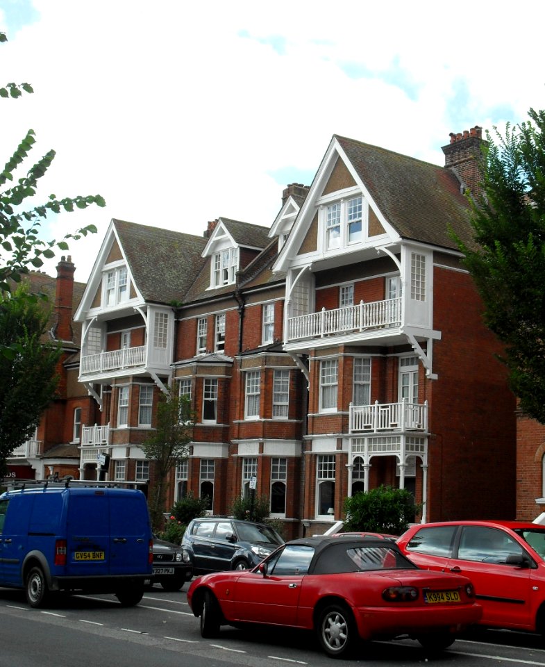 Housing in Third Avenue, Hove (August 2010) (1)