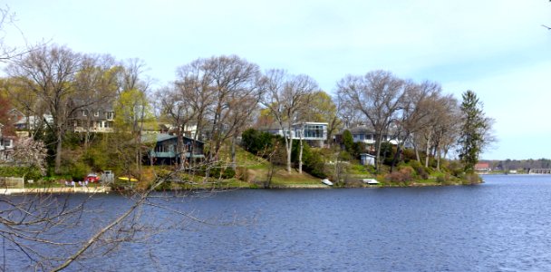 Houses along the Lower Mystic Lake - Arlington, MA - DSC00822