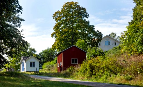 Houses by the road to Sämstad harbor