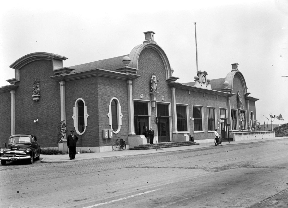HUA-150793-Gezicht op het N.S.-station Vlissingen te Vlissingen