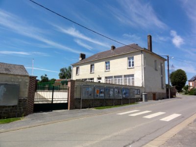 Housset (Aisne) mairie-école