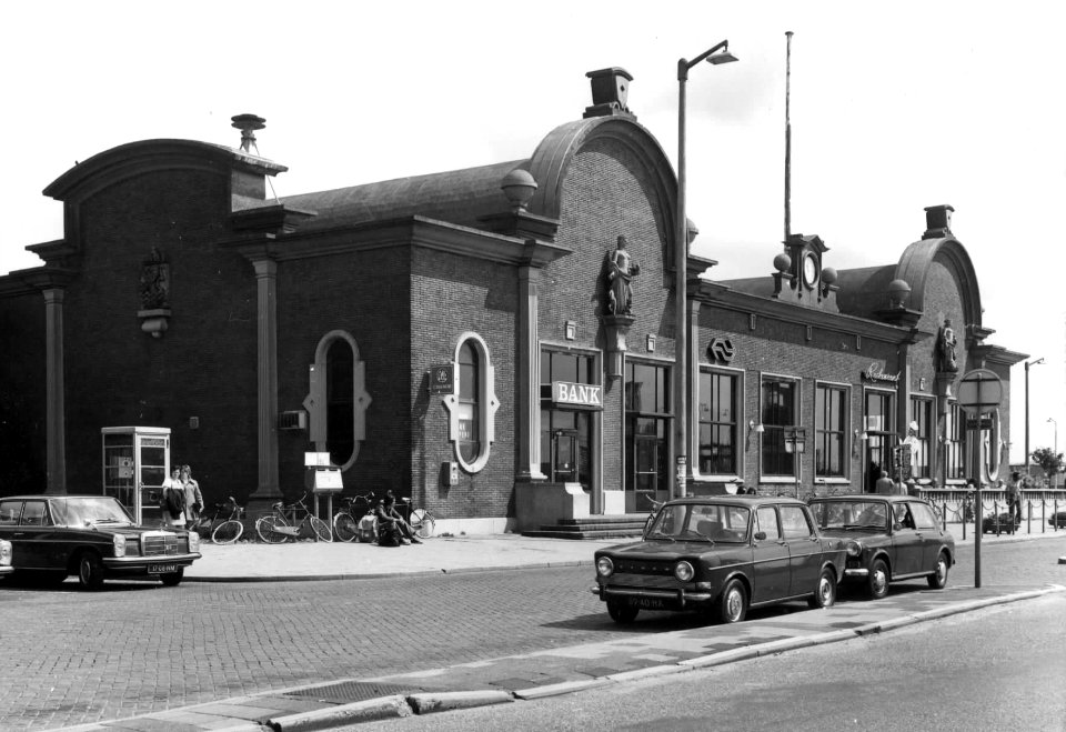 HUA-150792-Gezicht op het N.S.-station Vlissingen te Vlissingen