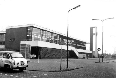 HUA-150828-Gezicht op het NS station Weesp te Weesp