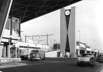 HUA-150722-Gezicht op een gedeelte van het N.S.-station Tilburg te Tilburg