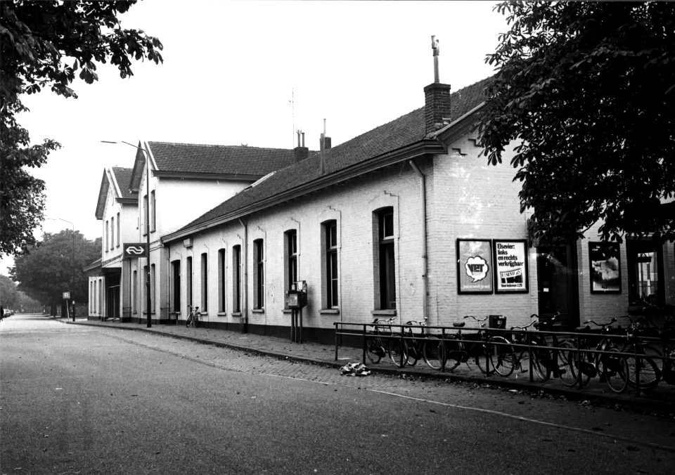 HUA-150575-Gezicht op het N.S.-station Oss te Oss