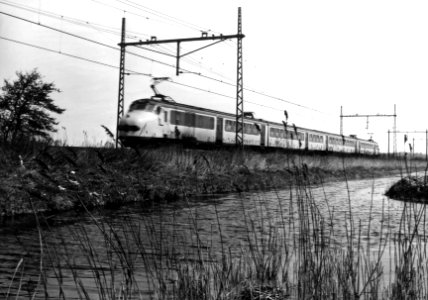 HUA-151072-Afbeelding van een electrisch treinstel mat. 1954 (plan P, serie 1780-1791) van de N.S