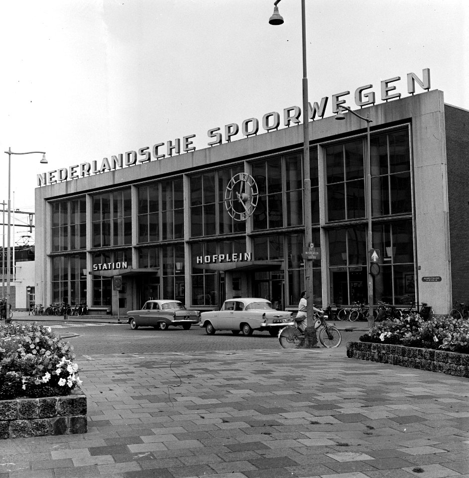 HUA-150630-Gezicht op het NS station Rotterdam Hofplein te Rotterdam