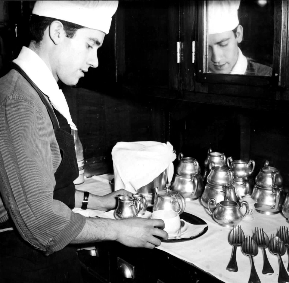 HUA-152232-Afbeelding van het bereiden van koffie in de keuken van de Scandinavië Expres