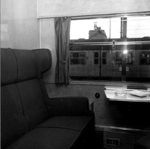 HUA-152335-Interieur van het compartiment in het directierijtuig NS 20 ("Kameel") van de N.S