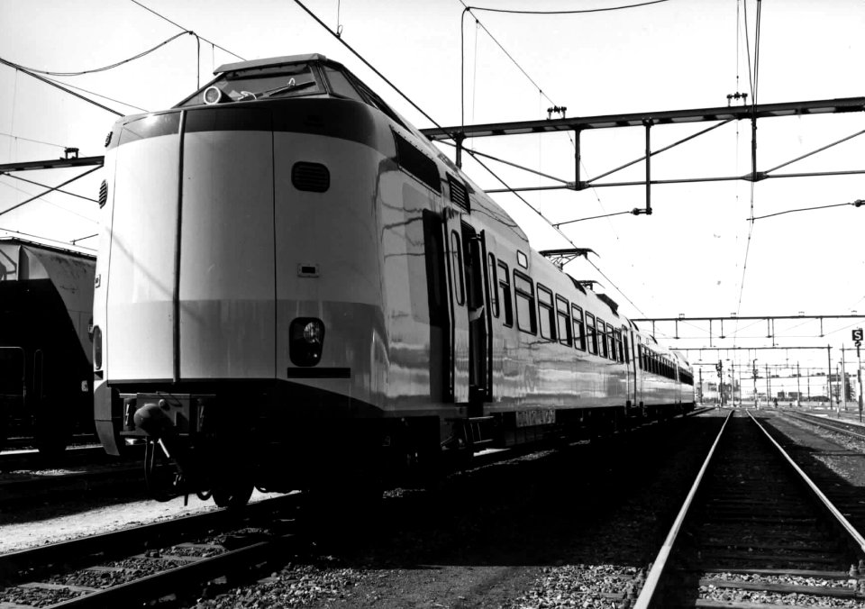 HUA-151956-Afbeelding van het electrische treinstel nr 4001 Plan Z ICM 0 van de NS op het emplacement te Venlo
