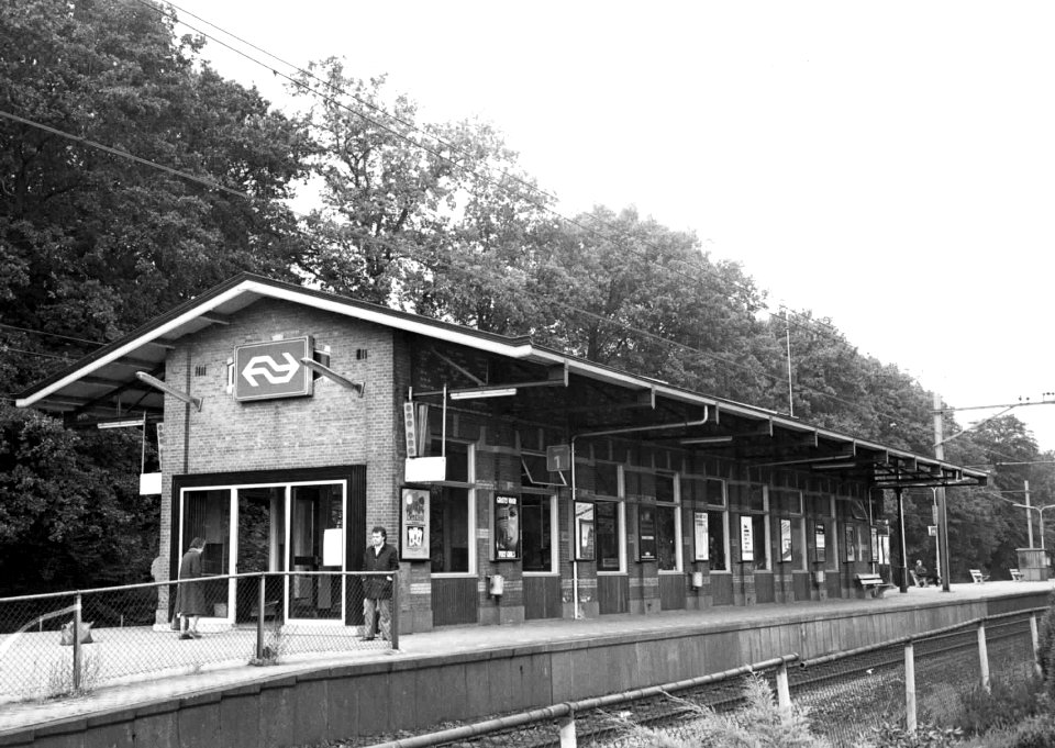 HUA-150545-Gezicht op het N.S.-station Ermelo te Ermelo