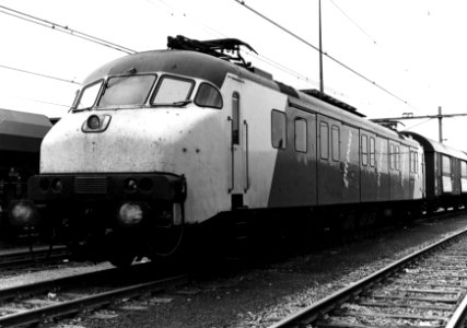 HUA-152070-Afbeelding van het motorpostrijtuig nr. 3016 (plan mP) van de P.T.T. te Sittard