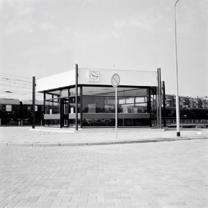 HUA-150718-Gezicht op het N.S.-station Tilburg West te Tilburg