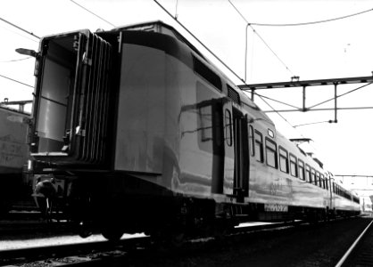 HUA-151961-Afbeelding van het electrische treinstel nr. 4001 (Plan Z, ICM-0) van de N.S. op het emplacement te Venlo met geopende kopdeuren